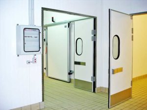 Маятниковая и качающаяся противопожарная дверь / серия FRM7386